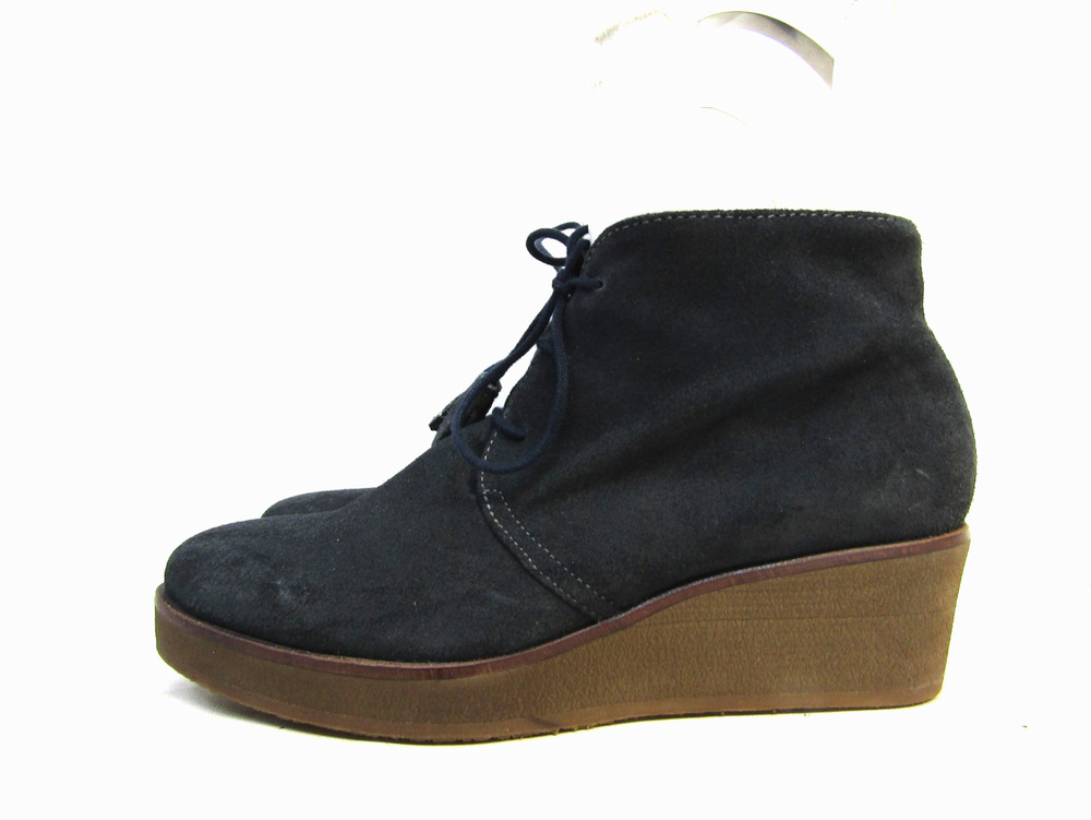 Eric Michael Womens Sz 39 EUR Blue Suede Lac Up Ankle Fashion Booties